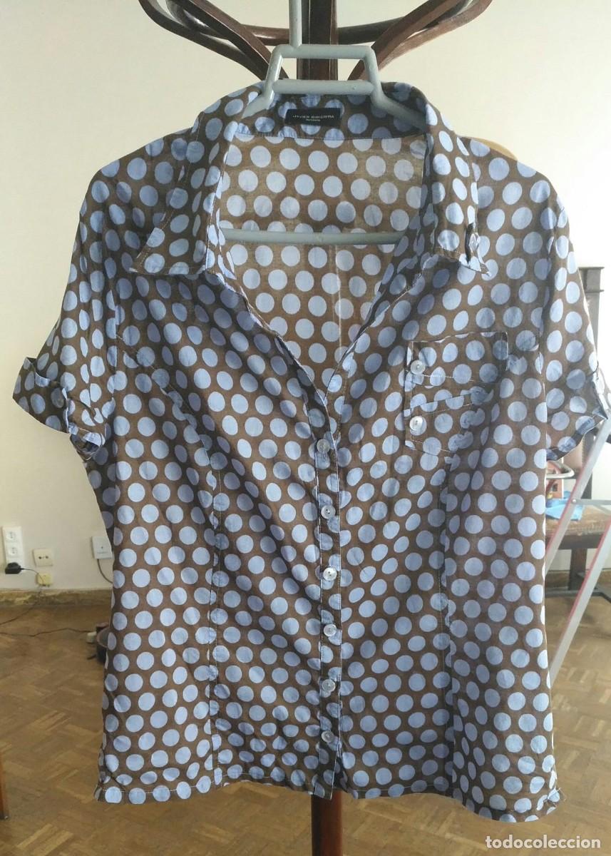 Segunda Mano: Rb 208 Camisa Manga corta de Javier Simorra Barcelona - T 44 - Marr&oacute;n con lunares azules