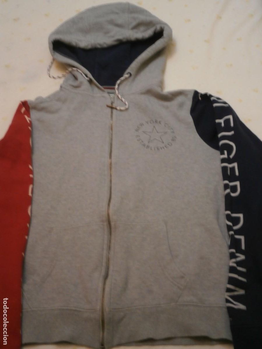 Segunda Mano: SUDADERA TOMMY HILFIGER. TALLA &rdquo; M &rdquo;. CAPUCHA Y CREMALLERA. IMPRESCINDIBLE LEER.