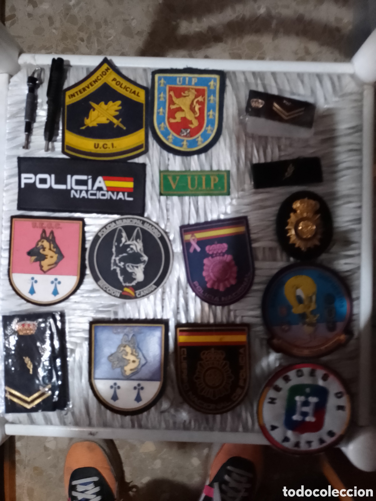 Segunda Mano: Emblemas, divisas y llaves de grilletes oficiales POLIC&Iacute;A NACIONAL. Especial menci&oacute;n al parche PIOLI