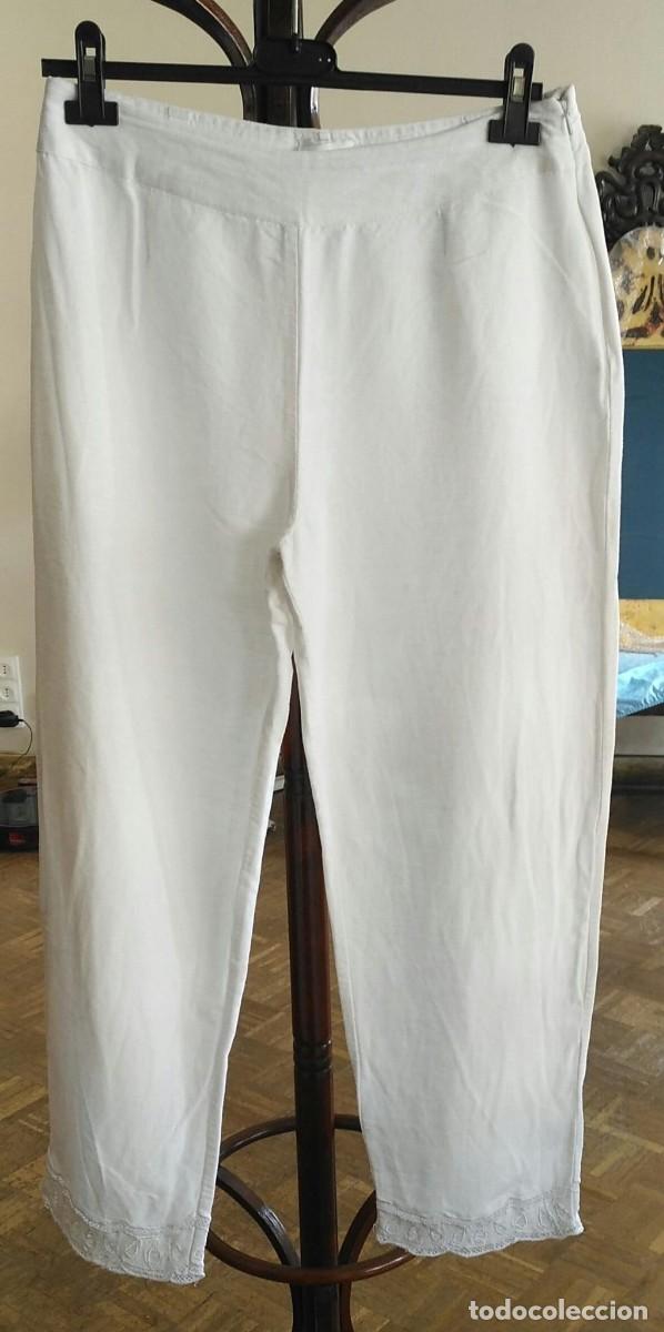 Segunda Mano: Rb 218 Pantal&oacute;n blanco largo DETAILS - Talla 42 - con puntilla bajo pierna -
