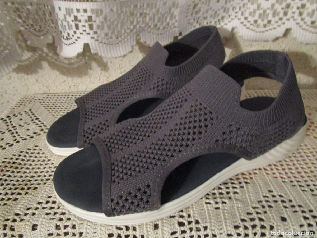 Segunda M&atilde;o: SANDALIAS MUY COMODAS COLOR AZUL NUM. 38