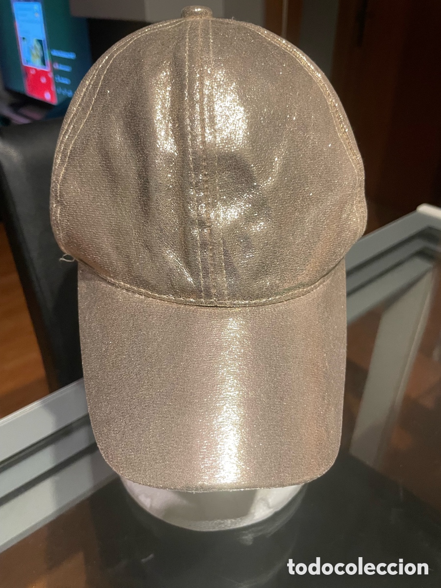 Segunda Mano: Gorra, dorada brillante
