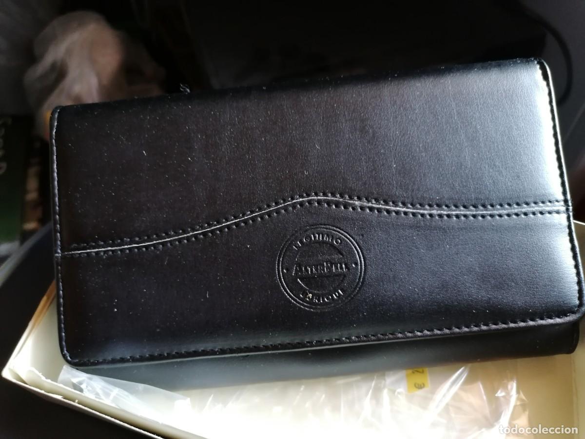 Segunda Mano: MONEDERO MUJER ** PIEL LEGITIMO UBRIQUE NEGRO * MARROQUINERIA* PROCEDE RESTOS DE TIENDA CERRADA