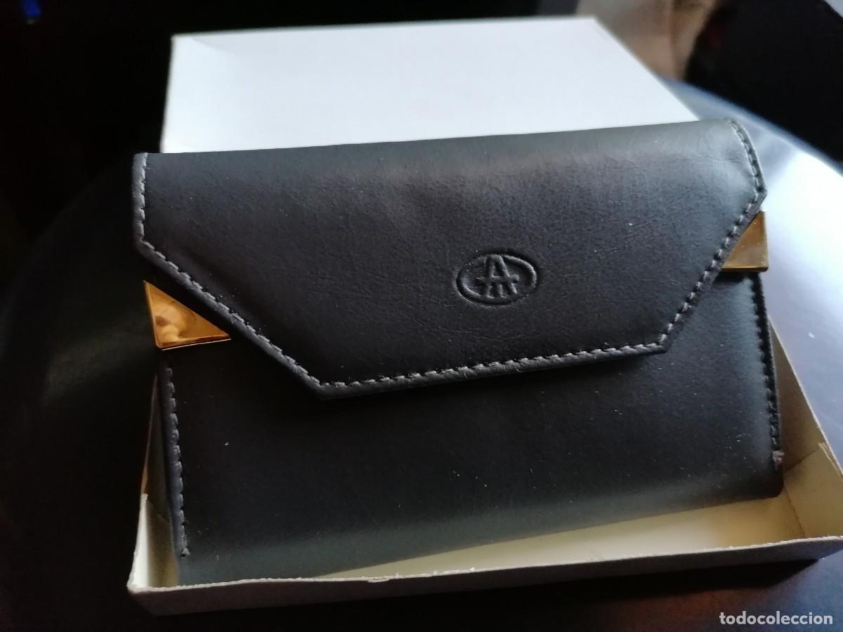 Segunda Mano: CARTERA CABALLERO ** SINTETICO CUERO GRIS AZULON * PROCEDE RESTOS DE TIENDA CERRADA