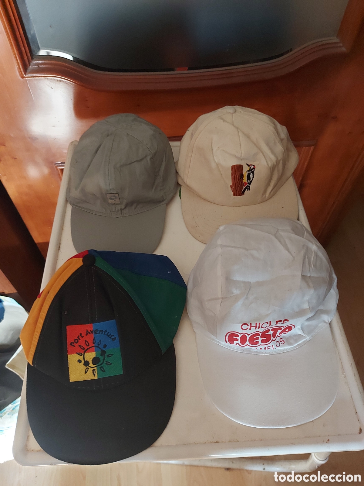 Segunda mano: Lote 4 gorras varios motivos - Foto 1
