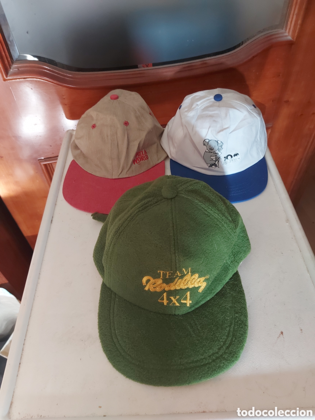 Segunda Mano: Lote 3 gorras varios motivos