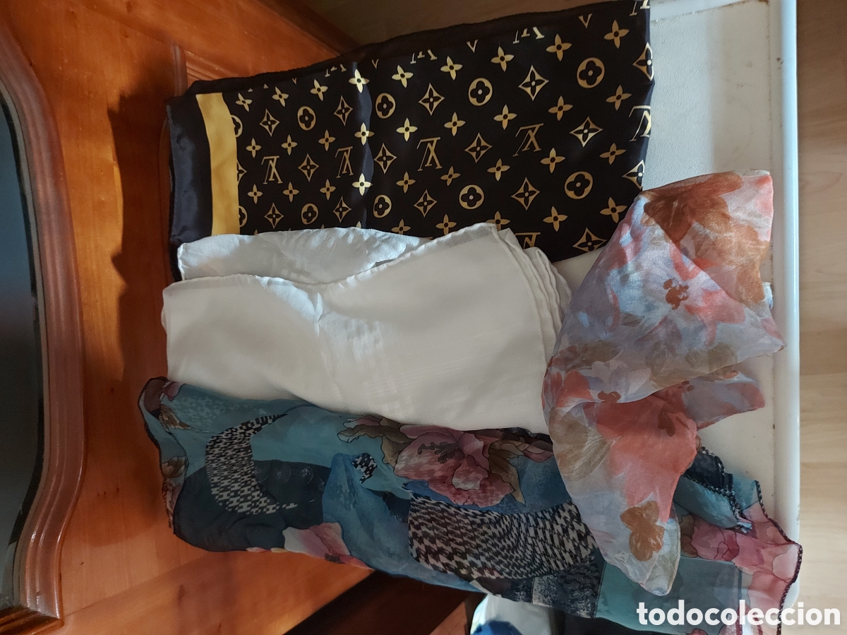 Segunda Mano: Lote pa&ntilde;uelos estampados