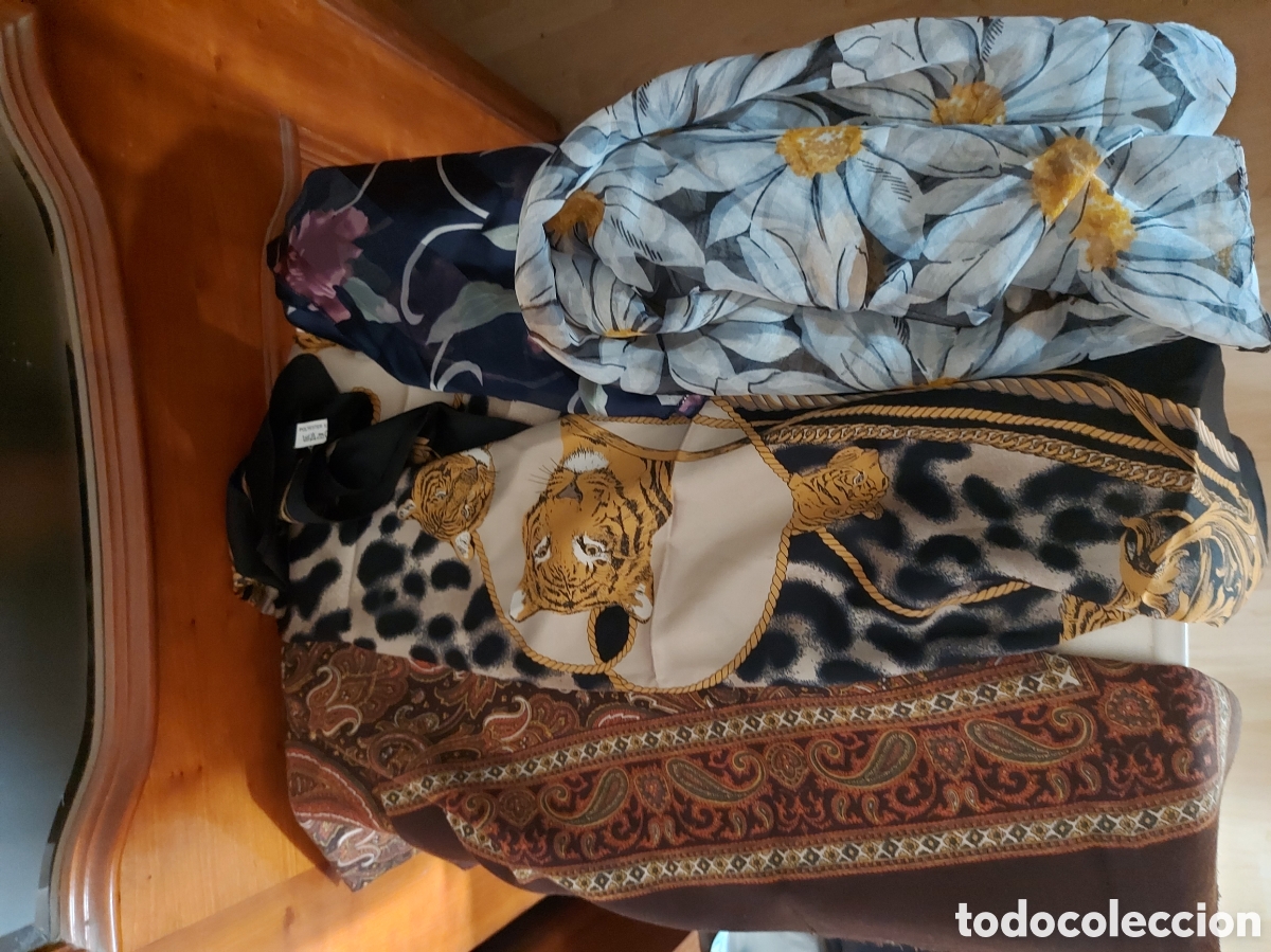 Segunda Mano: Lote pa&ntilde;uelos estampados
