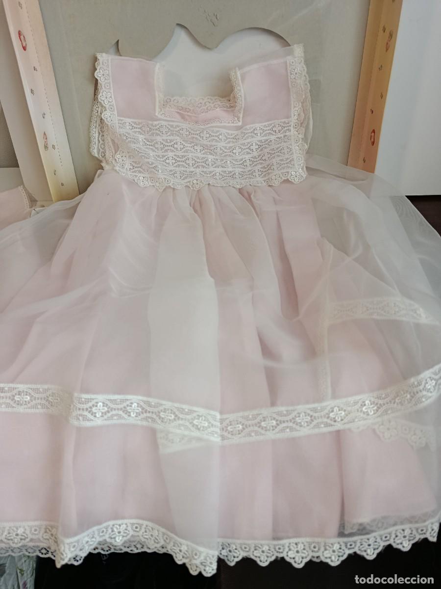 Segunda Mano: FALDON TRANSPARENTE DE BEBE CON PUNTILLAS Y 2 SAYAS