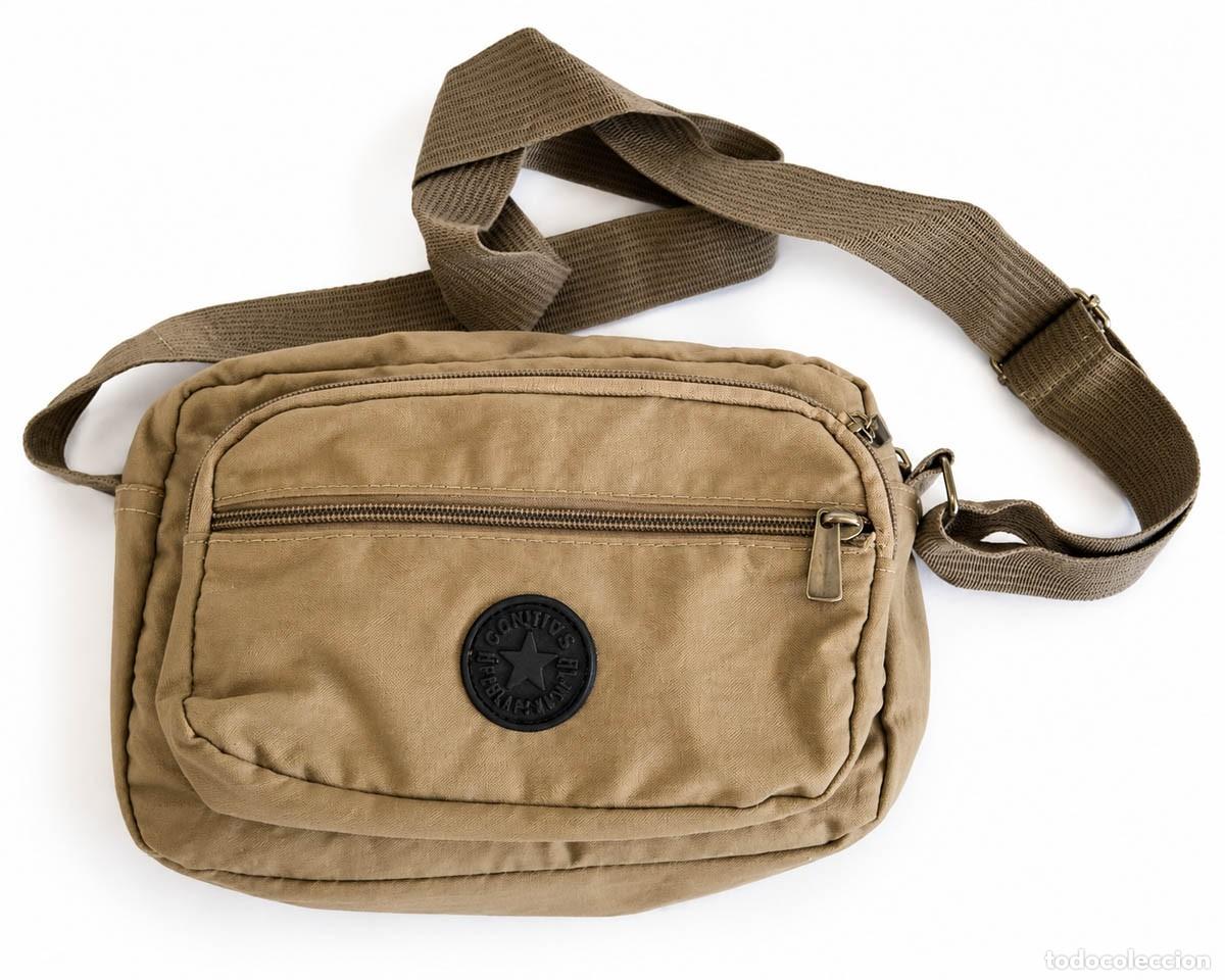 Segunda Mano: Bolso bandolera vintage multibolsillos &middot; Estilo casual urbano &middot; Fashion Collection. 27 x 17 cm