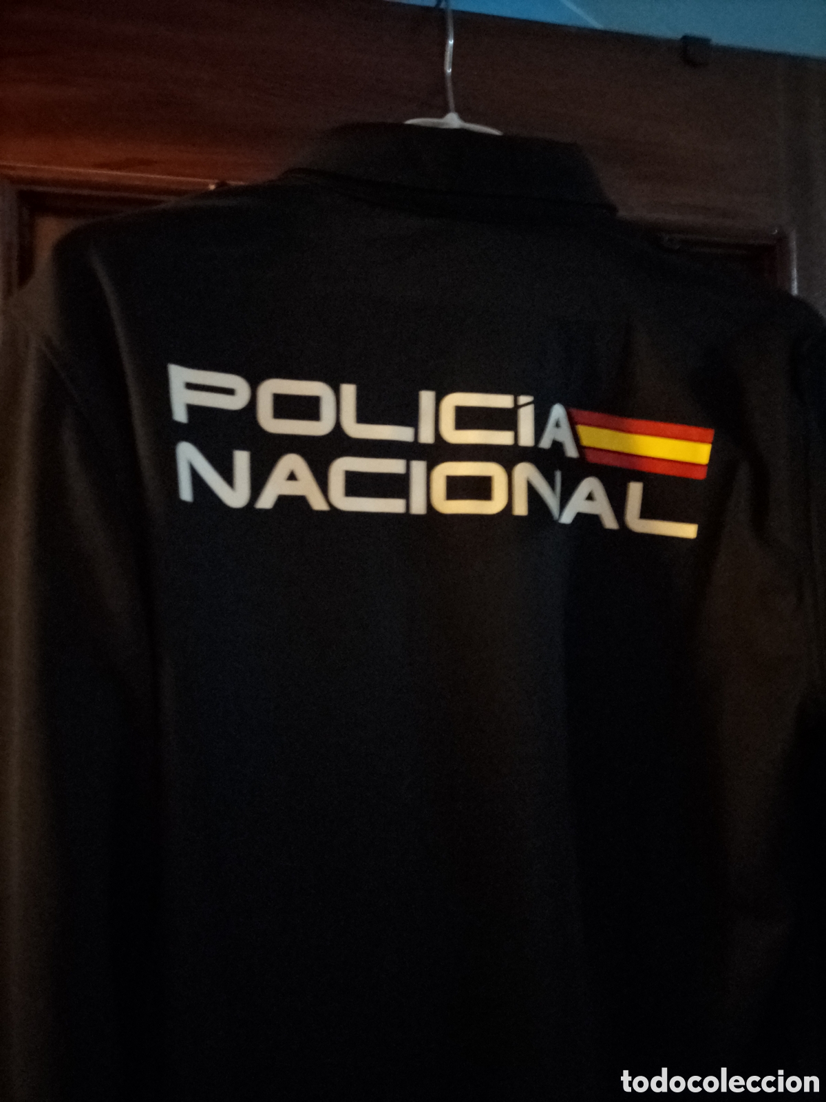 Segunda Mano: UNIFORME OFICIAL POLICIA NACIONAL: PANTAL&Oacute;N + CAMISA/POLO + CE&Ntilde;IDOR DE TRABAJO (OFERTA)