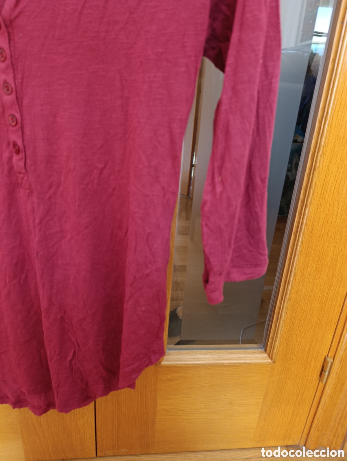 Segunda mano: Camiseta granate con detalles - Foto 4