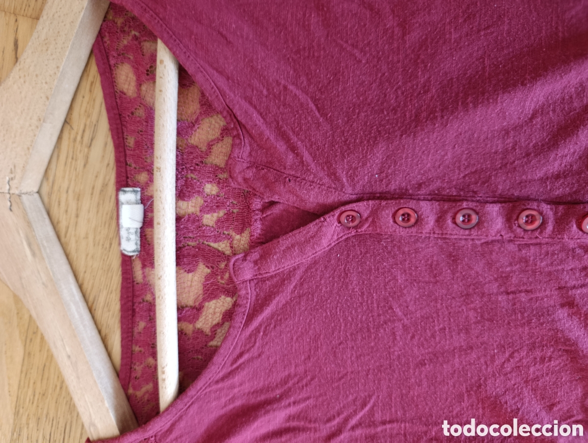 Segunda mano: Camiseta granate con detalles - Foto 6