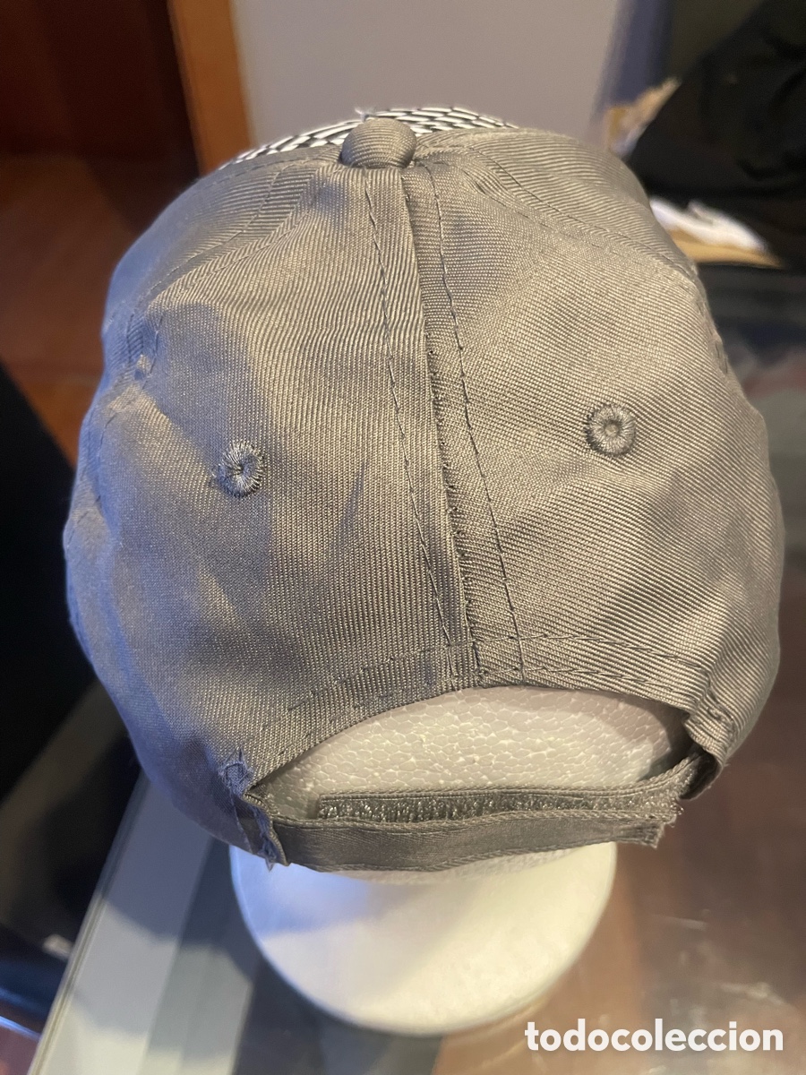 Segunda mano: Gorra smiley World gris - Foto 2