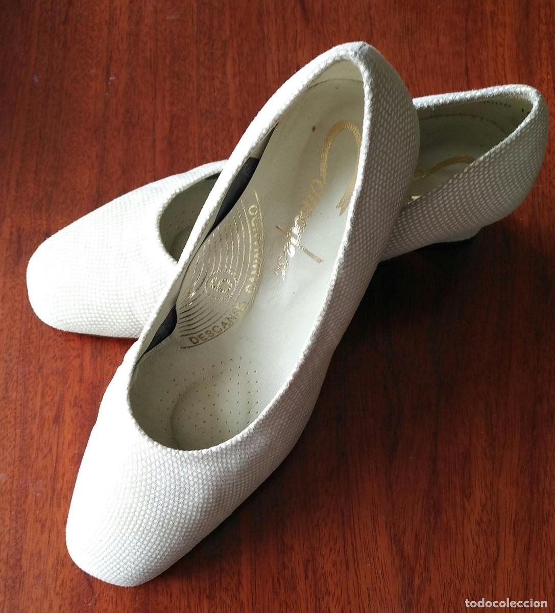 Segunda Mano: S 46 Zapato COMODEX beige - N&uacute;m 37 - Tac&oacute;n 5cm - Sin estrenar