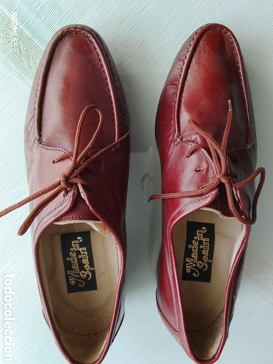 Segunda Mano: Zapatos de piel a&ntilde;os 70 sin estrenar.