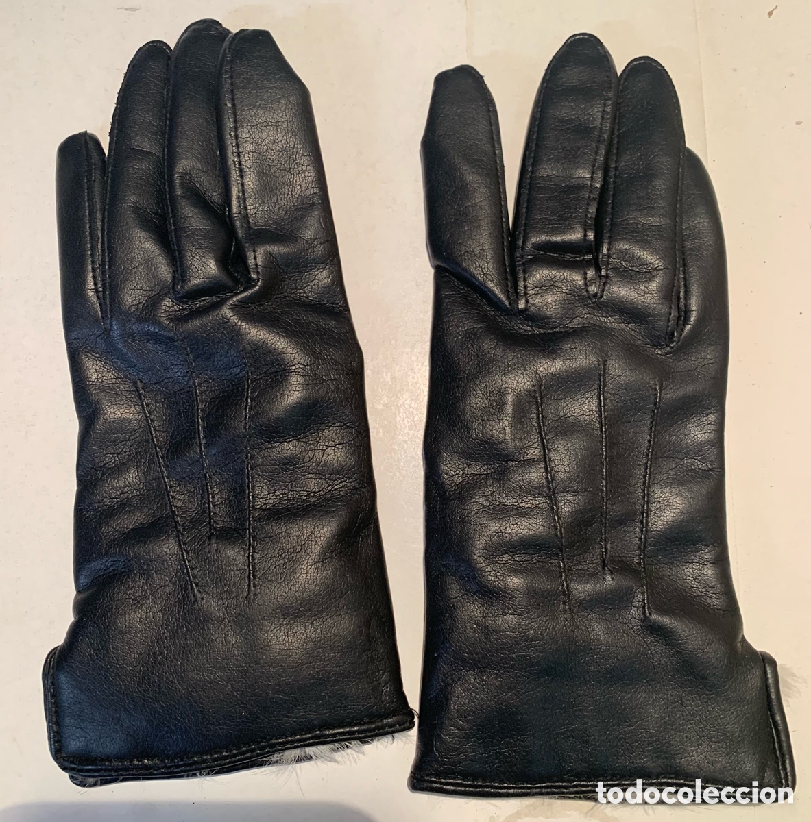 Segunda Mano: Guantes Piel Mujer talla mediana , forrados interior ,
