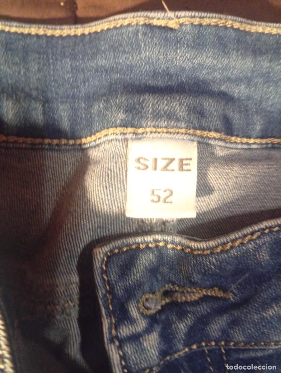 Segunda mano: Pantalones vaqueros cortos rotos - Foto 3