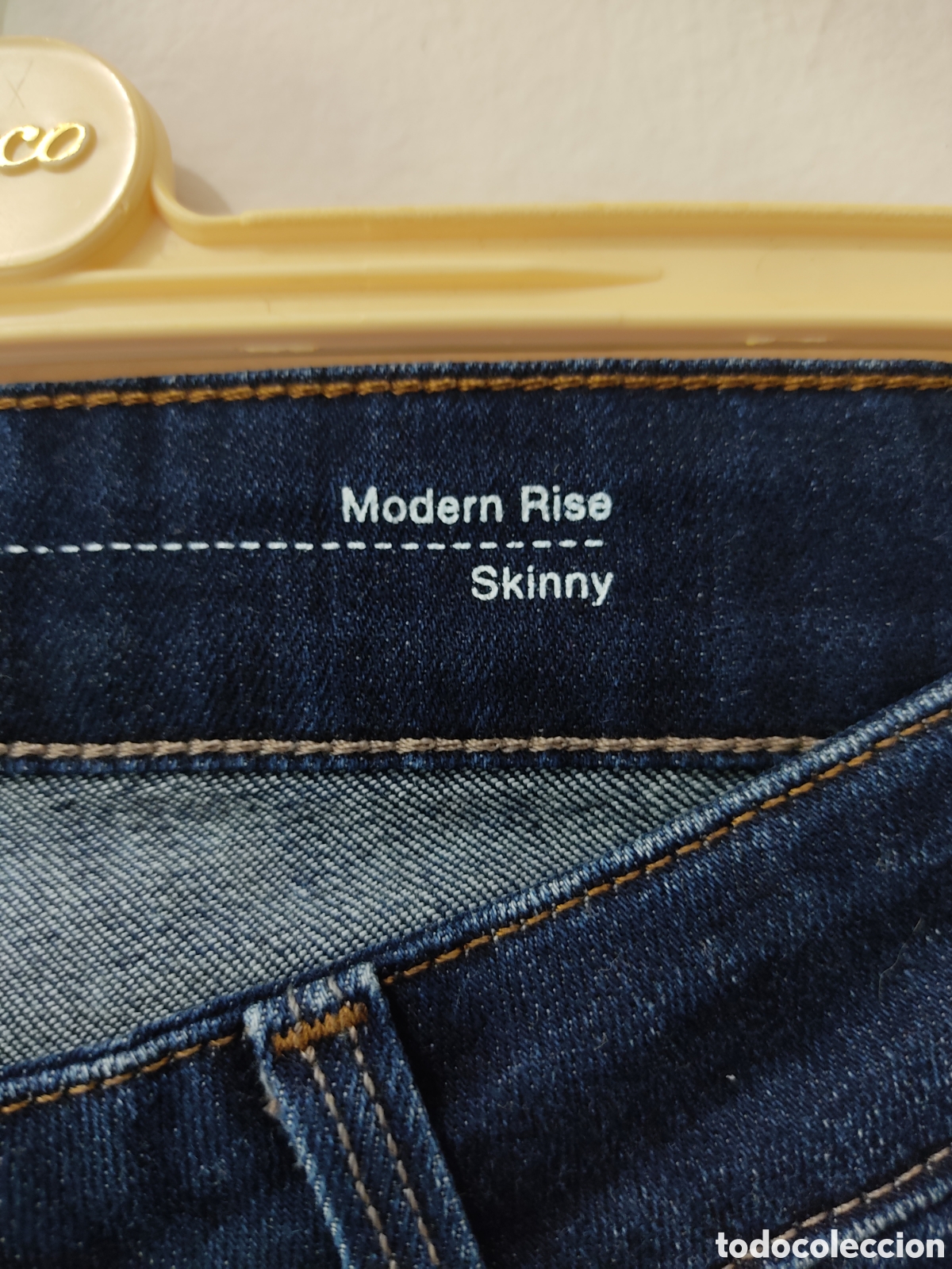 Segunda mano: Vaqueros Pitillo para mujer talla 34 marca Levis - Foto 6