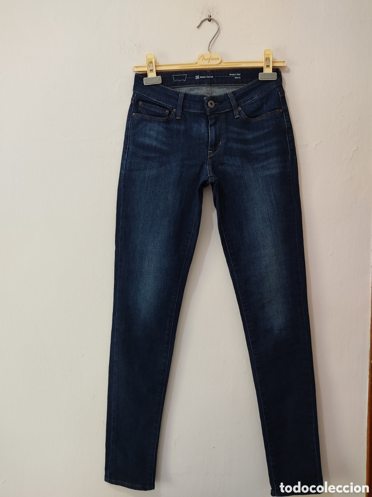 Segunda Mano: Vaqueros Pitillo para mujer talla 34 marca Levi's