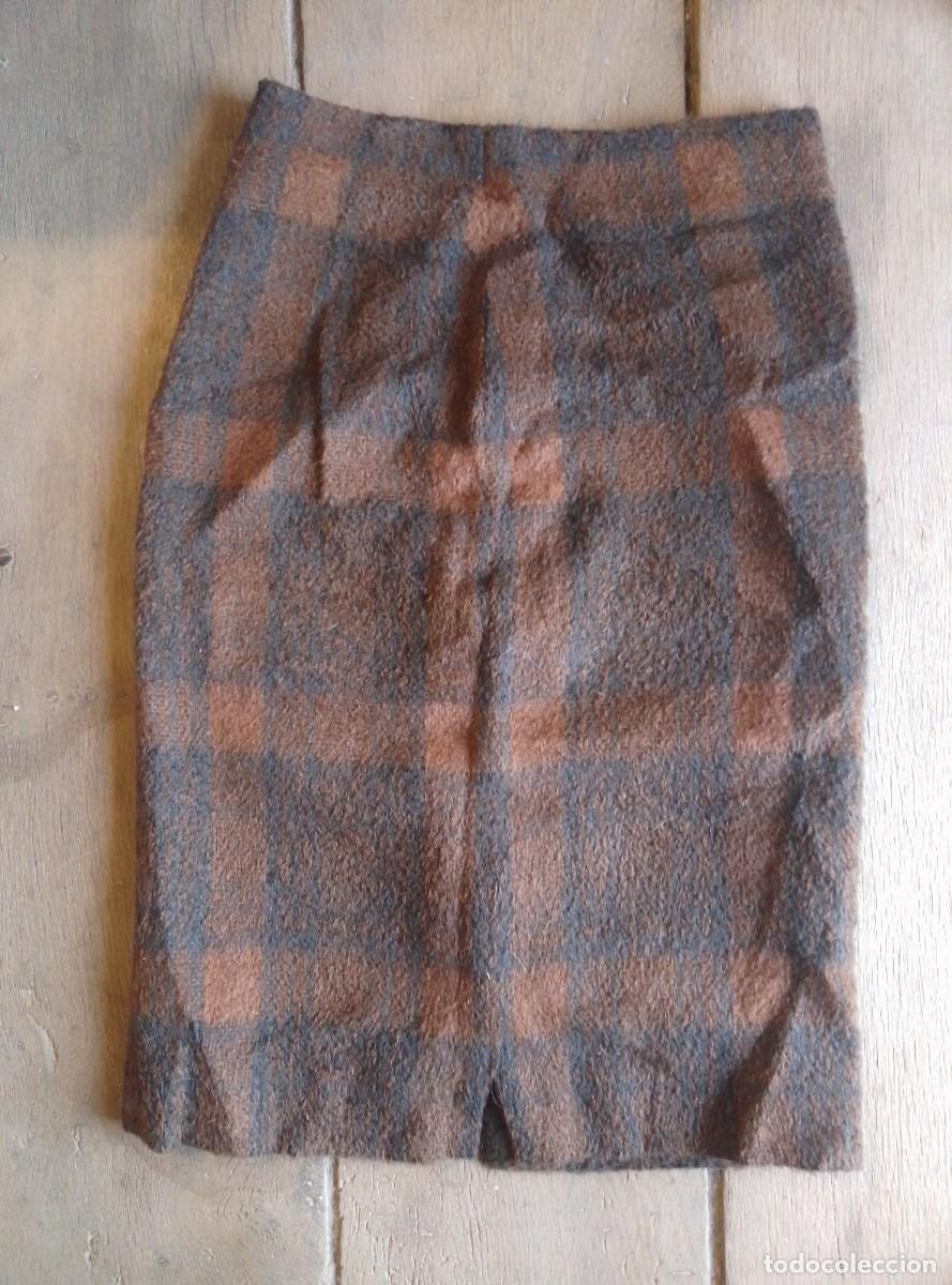 Segunda Mano: Falda l&aacute;piz de lana de cuadros. Simorra Barcelona. Talla 40
