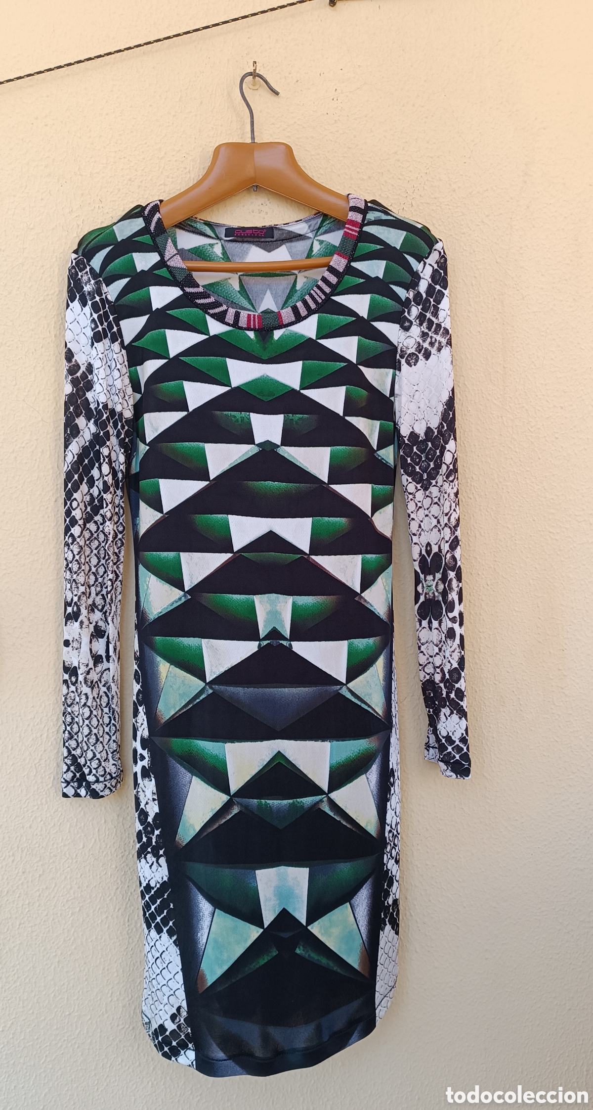 Segunda Mano: CUSTO traje Se&ntilde;ora talla 4, equivale en Espa&ntilde;a 36 S
