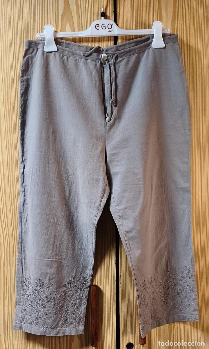 Segunda Mano: RB 234 Pantal&oacute;n algod&oacute;n beige o marr&oacute;n flojo - Cierre cremallera - Bajo pierna delante bordado