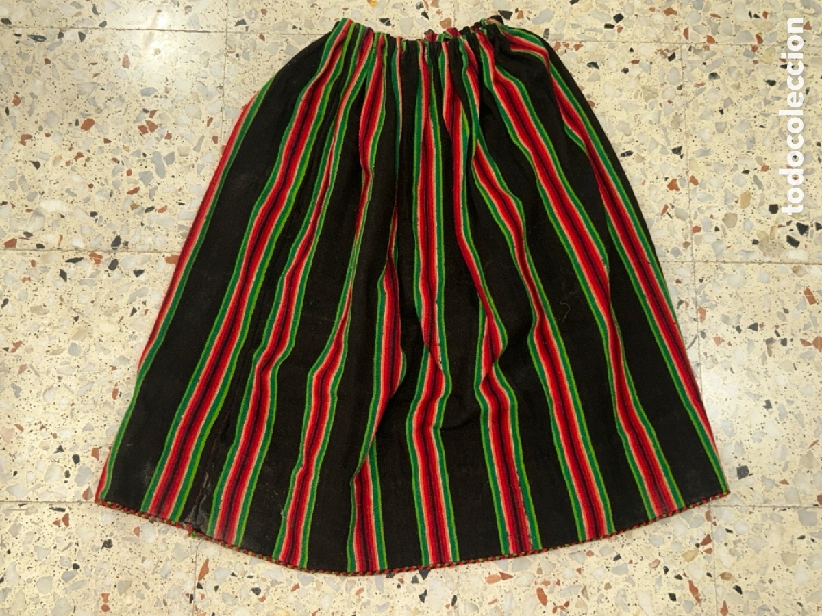 Segunda mano: ANTIGUA FALDA MANCHEGA (REFAJO) RAYADA S.XIX