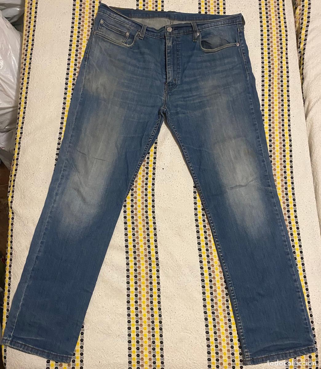 Seconda Mano: Pantalones jeans para hombre dise&ntilde;o cl&aacute;sico Levi's 511. Talla W 38 L 32. Originales. Buen estado.