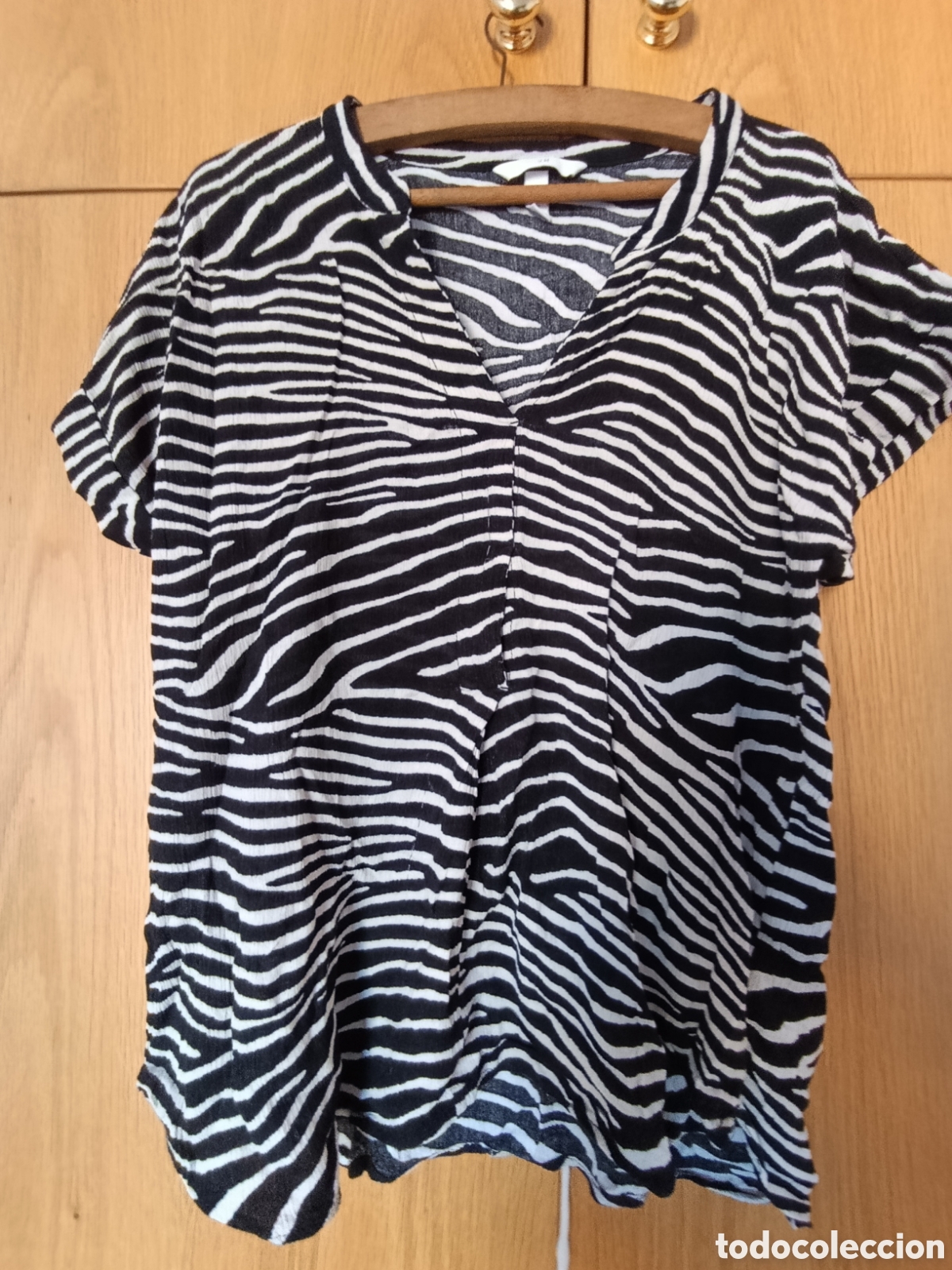 Segunda mano: Camiseta blusa en blanco y negro