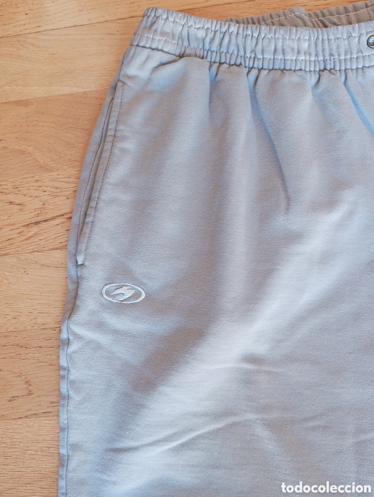 Segunda mano: Pantal&oacute;n de ch&aacute;ndal beig - Foto 2