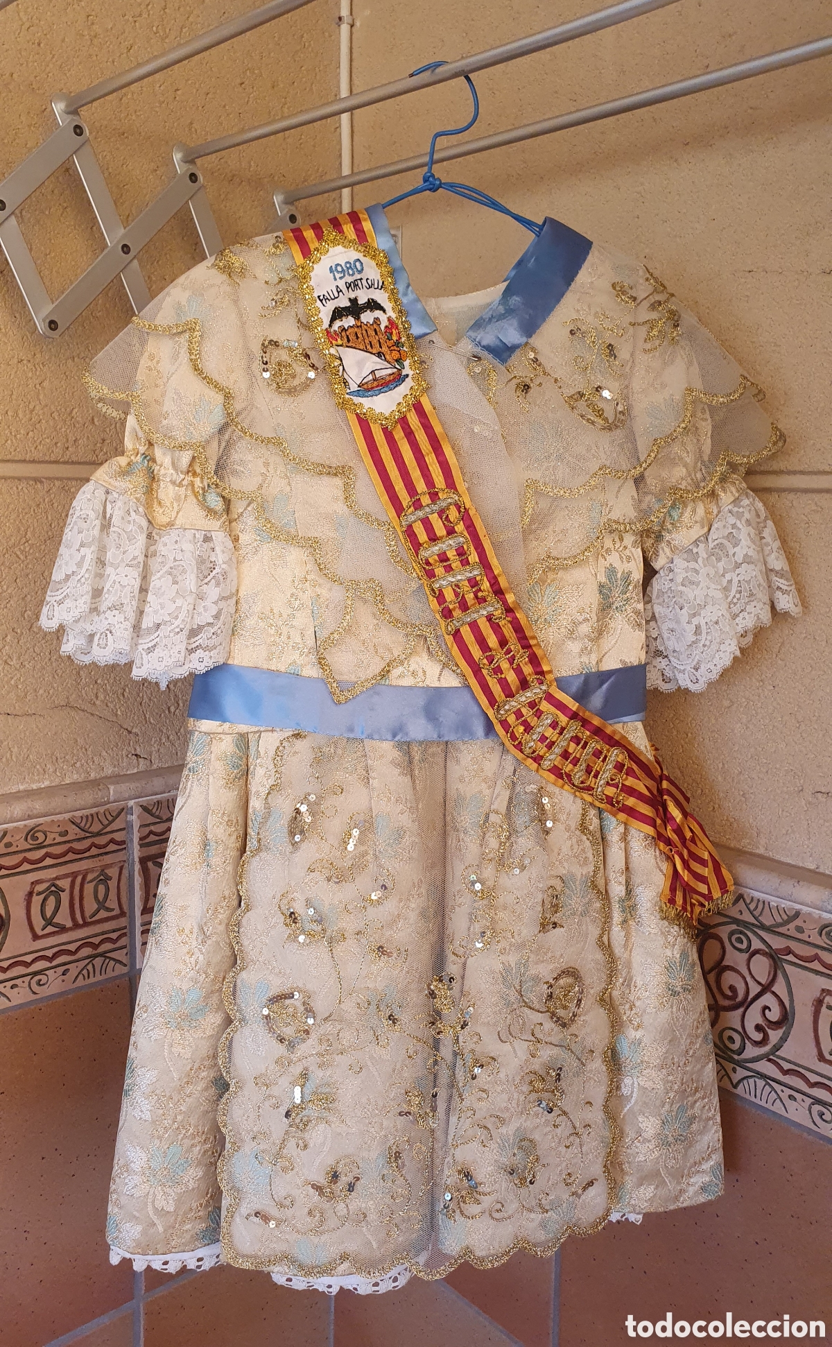 Segunda mano: Antiguo traje Fallera ni&ntilde;a+complementos. Con gastos de env&iacute;o gratis! - Foto 1