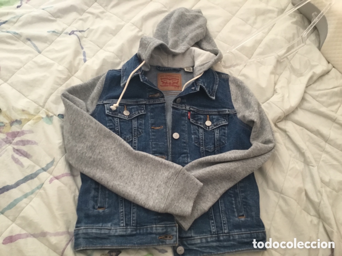 Segunda mano: Chaqueta Levis vaquera talla S