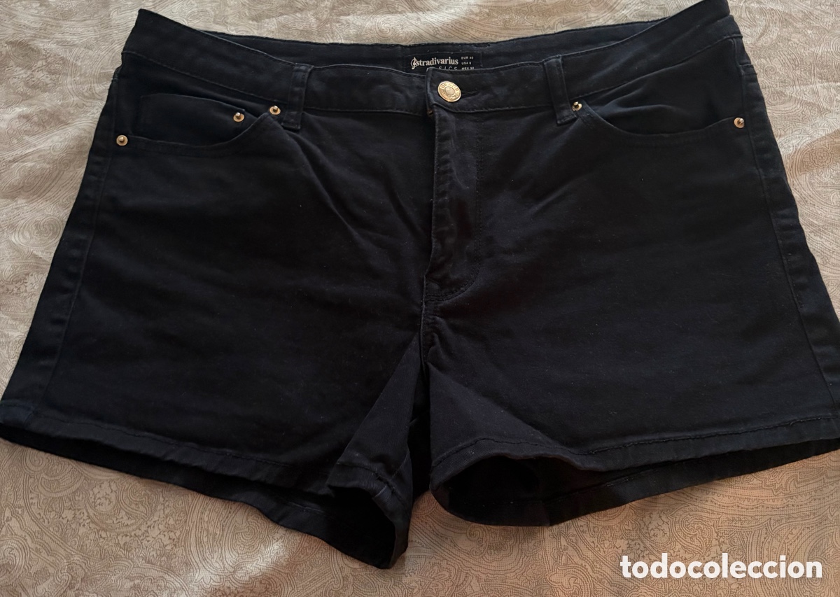 Segunda mano: Shorts Negros Stradivarius