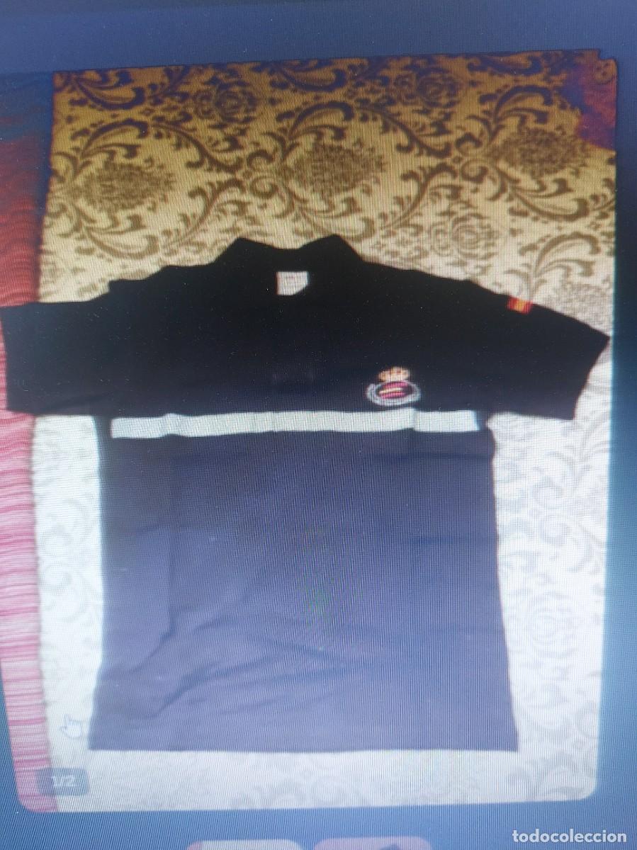 Segunda mano: POLO MILITAR UME TALLA M
