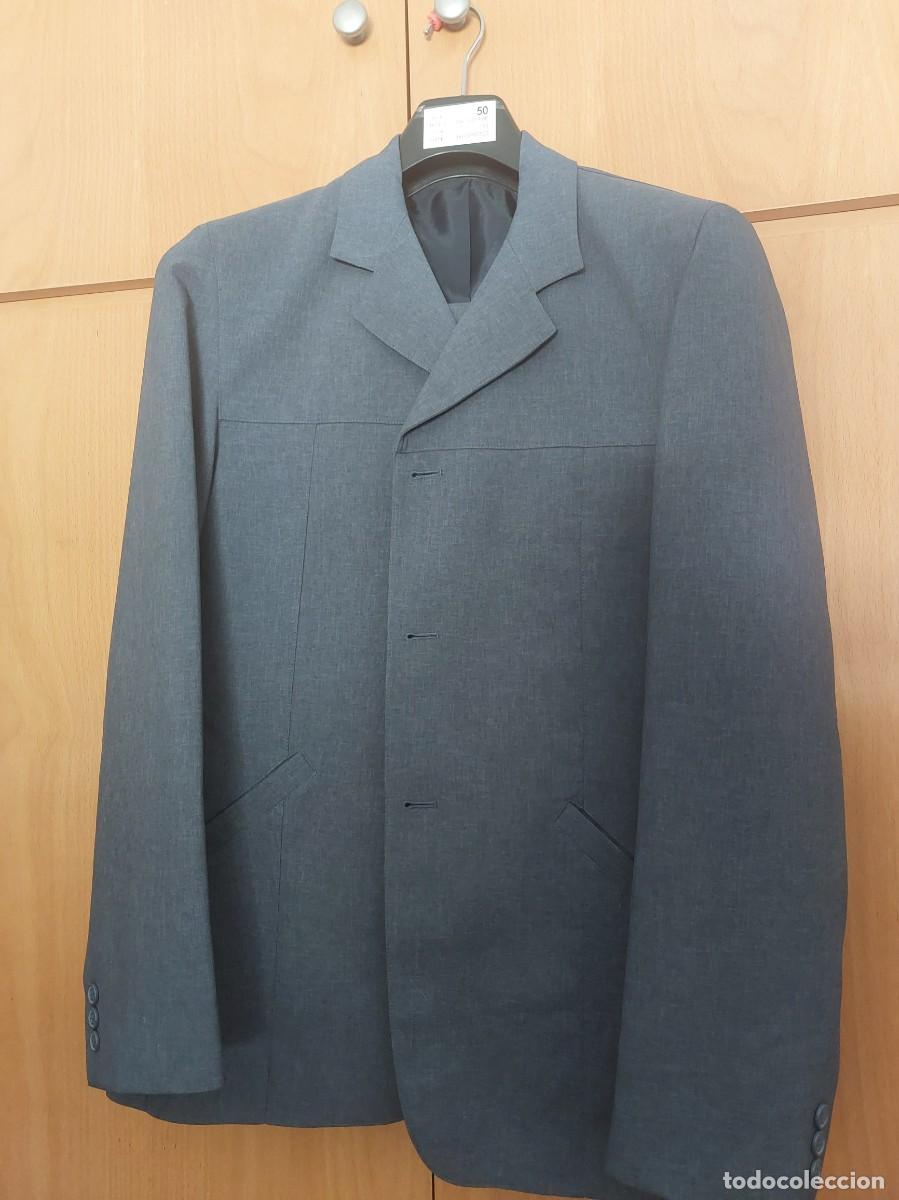 Seconda Mano: TRAJE GRIS TALLA PANTALON 44 Y CHAQUETA 50