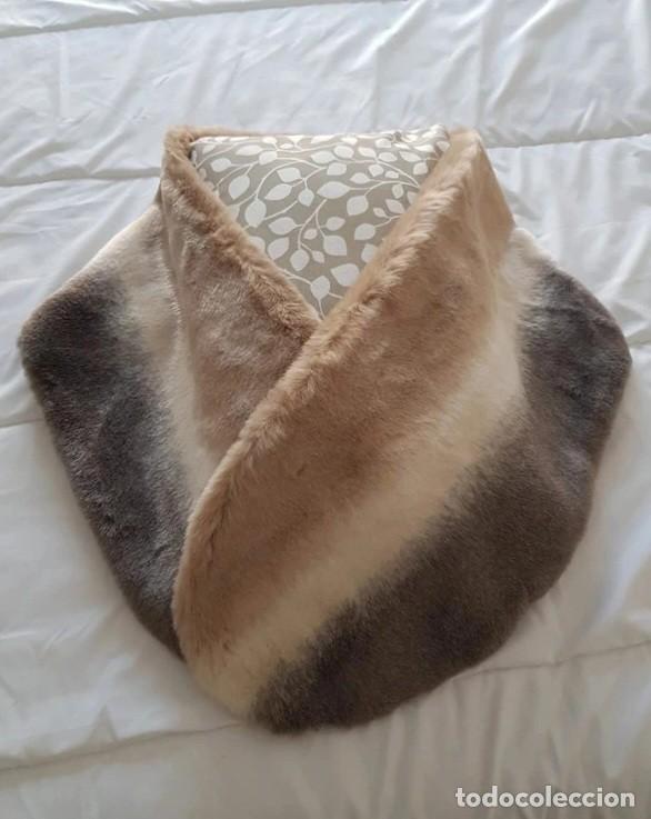 Segunda mano: Bufanda pelo gris marr&oacute;n y beige Parfois - Foto 2