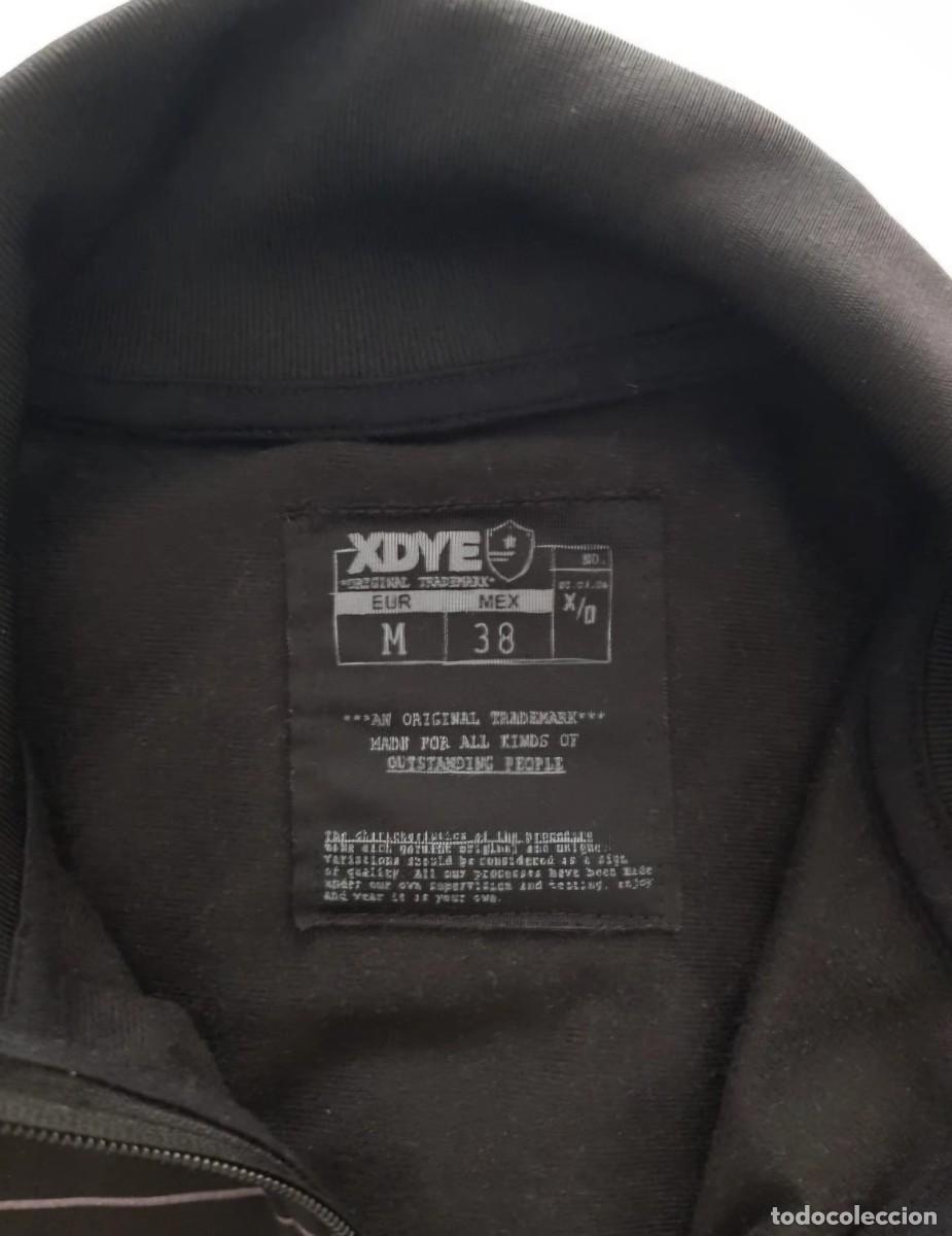 Segunda mano: Sudadera ch&aacute;ndal negra con cremallera Pull&Bear - Foto 5