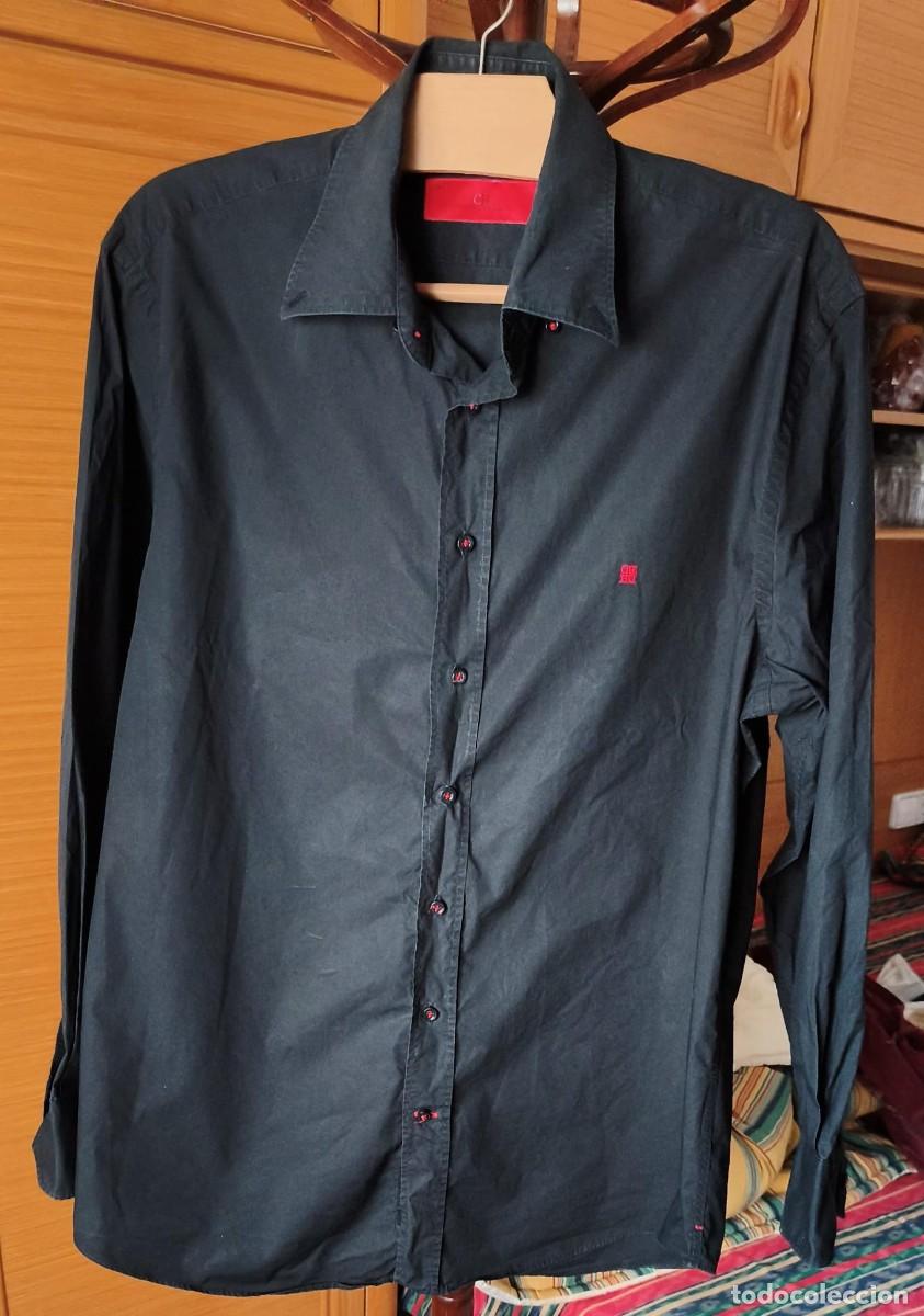 Segunda mano: RBH 34 Camisa larga azul oscuro con detalles rojos Carolina Herrera - 100% algod&oacute;n - M 18 1/2 italia
