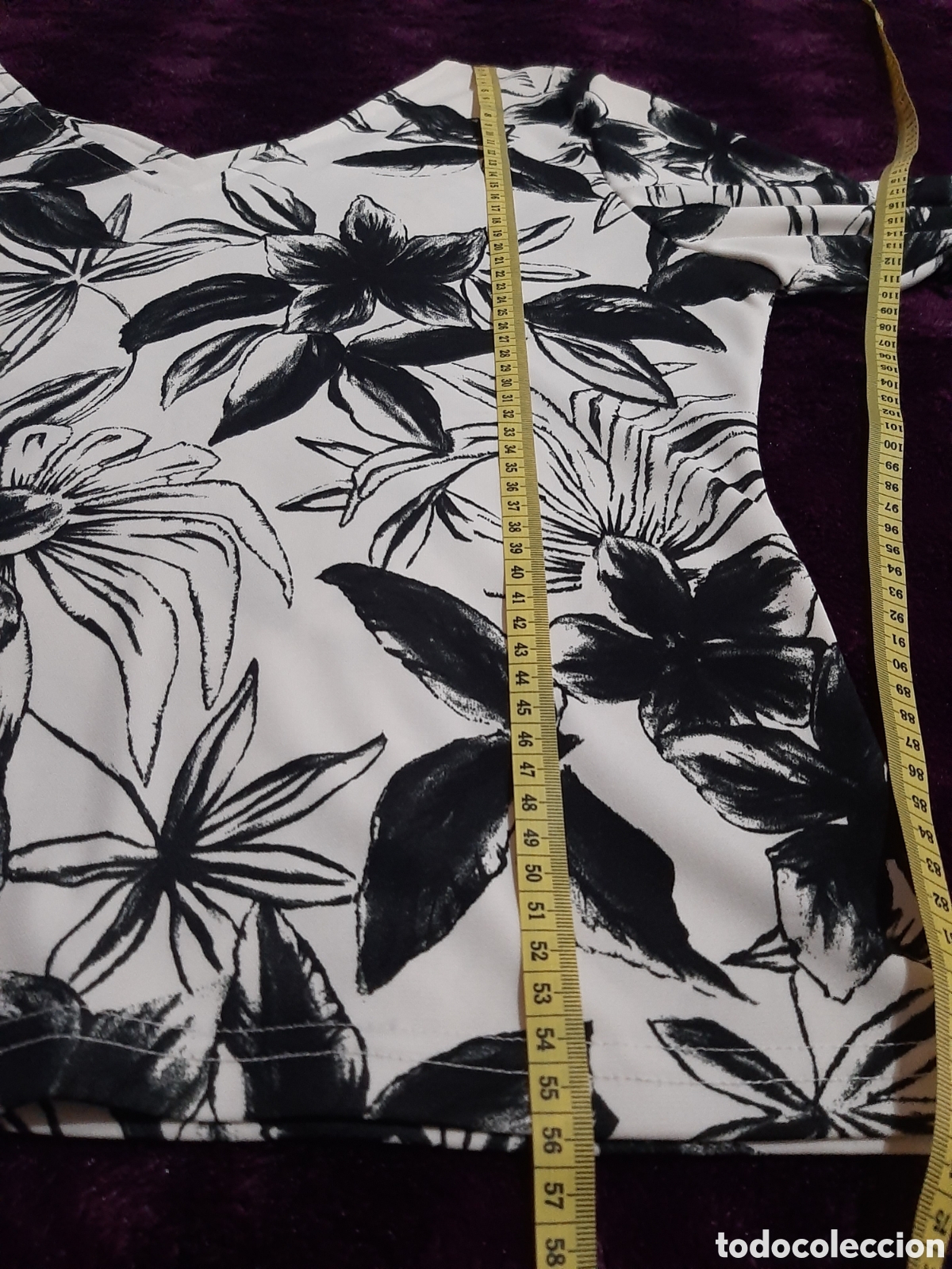 Segunda mano: Blusa estampada cuello de pico - Foto 5