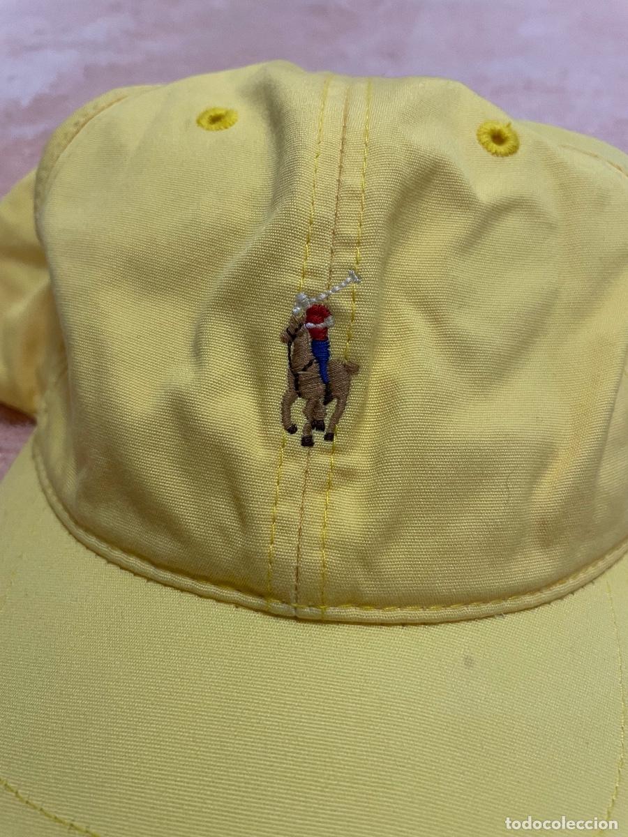 Segunda mano: GORRA ORIGINAL RALPH LAUREN AMARILLA NUEVA SIN ETIQUETAS. LOGO MULTICOLOR. TALLA &Uacute;NICA AJUSTABLE.