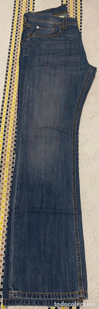 Segunda mano: Pantalones jeans para hombre dise&ntilde;o cl&aacute;sico marca DKNY. Talla 30 US 40 EU. Originales. Buen estado.