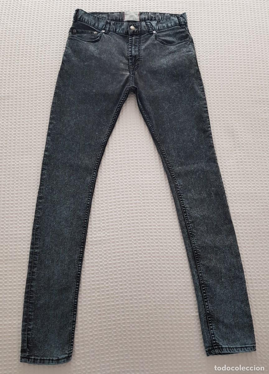 Segunda mano: Pantal&oacute;n pitillo vaquero azul Pull&Bear