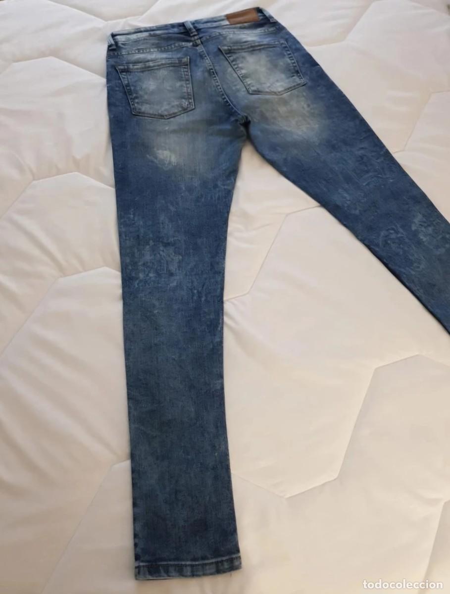 Segunda mano: Pantal&oacute;n pitillo vaquero azul Pull&Bear - Foto 6
