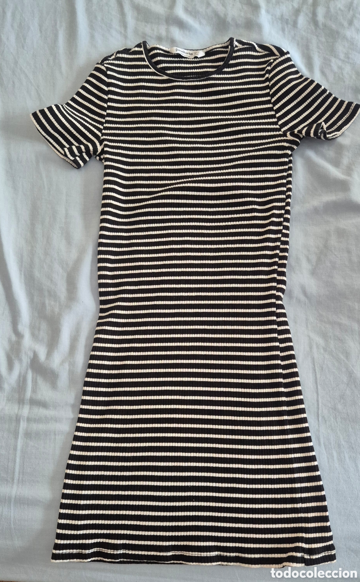 Segunda mano: Vestido mujer stradivarius a rayas ajustado