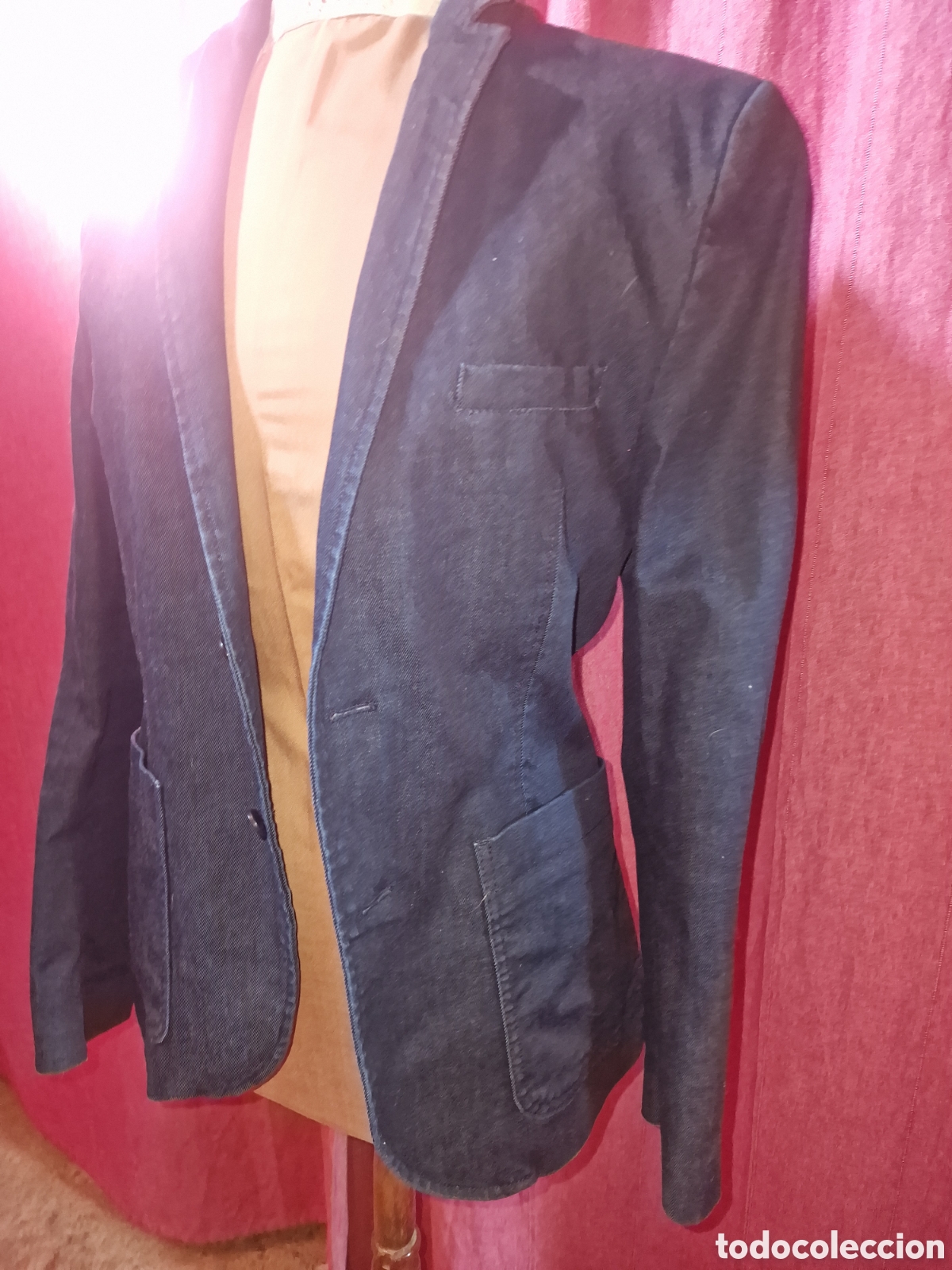 Segunda mano: Preciosa chaqueta americana tela vaquera,talla 46 hym