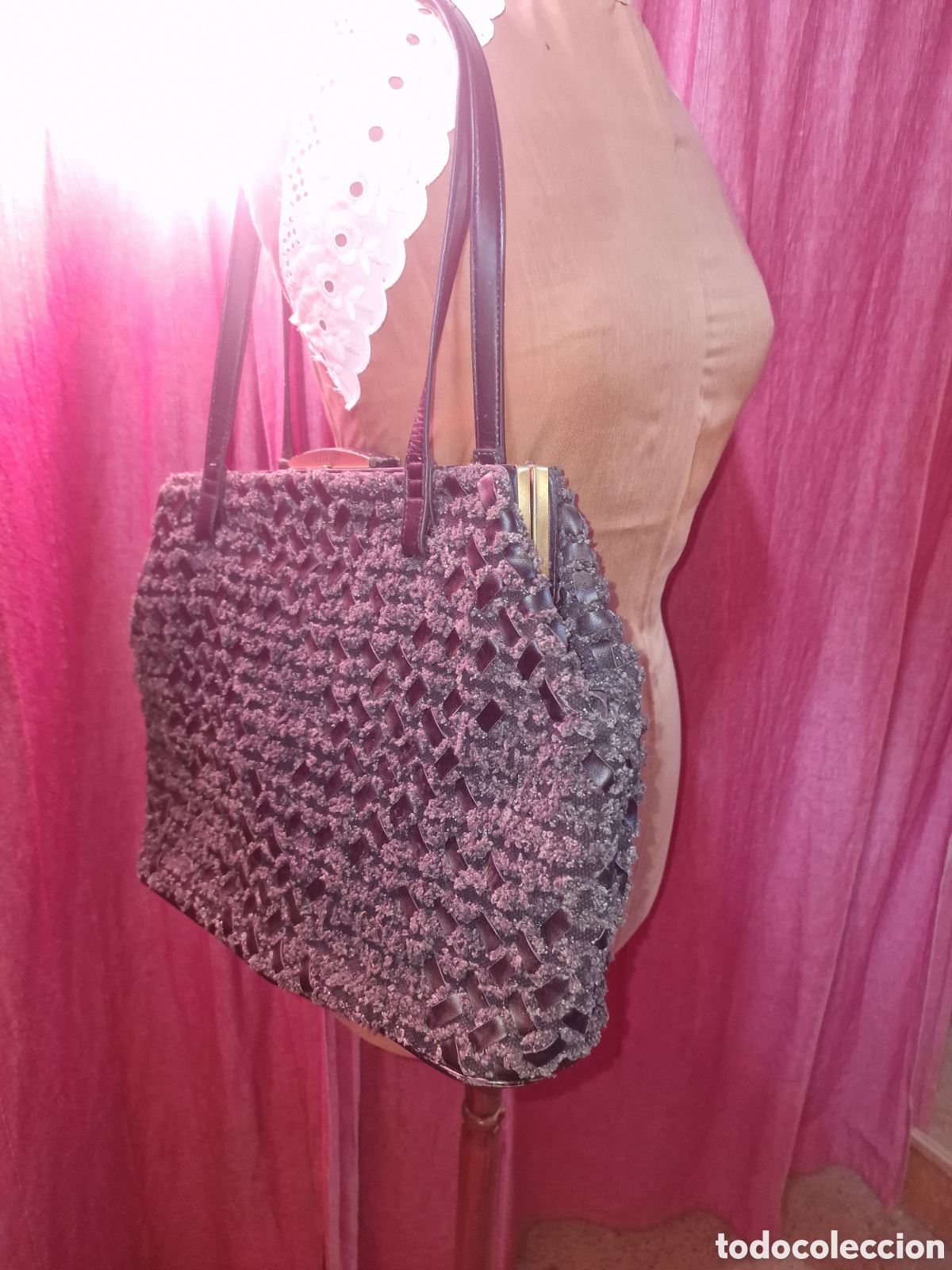 Segunda mano: Bonito bolso color negro,marca abbacino,ver fotos