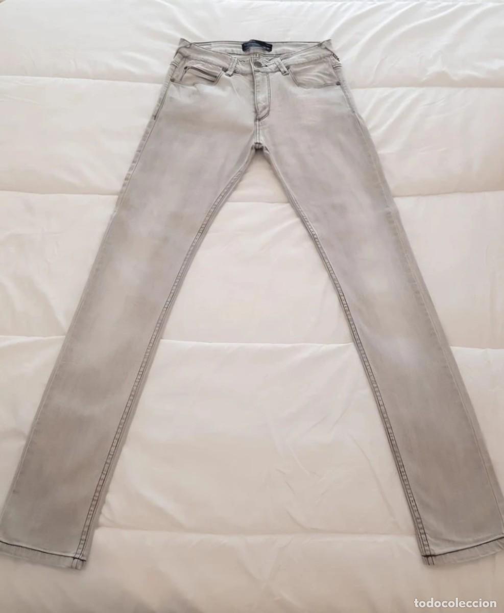 Segunda mano: Pantal&oacute;n gris ajustado Pull&Bear