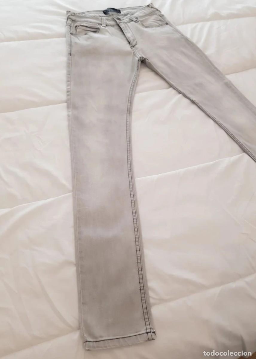 Segunda mano: Pantal&oacute;n gris ajustado Pull&Bear - Foto 2