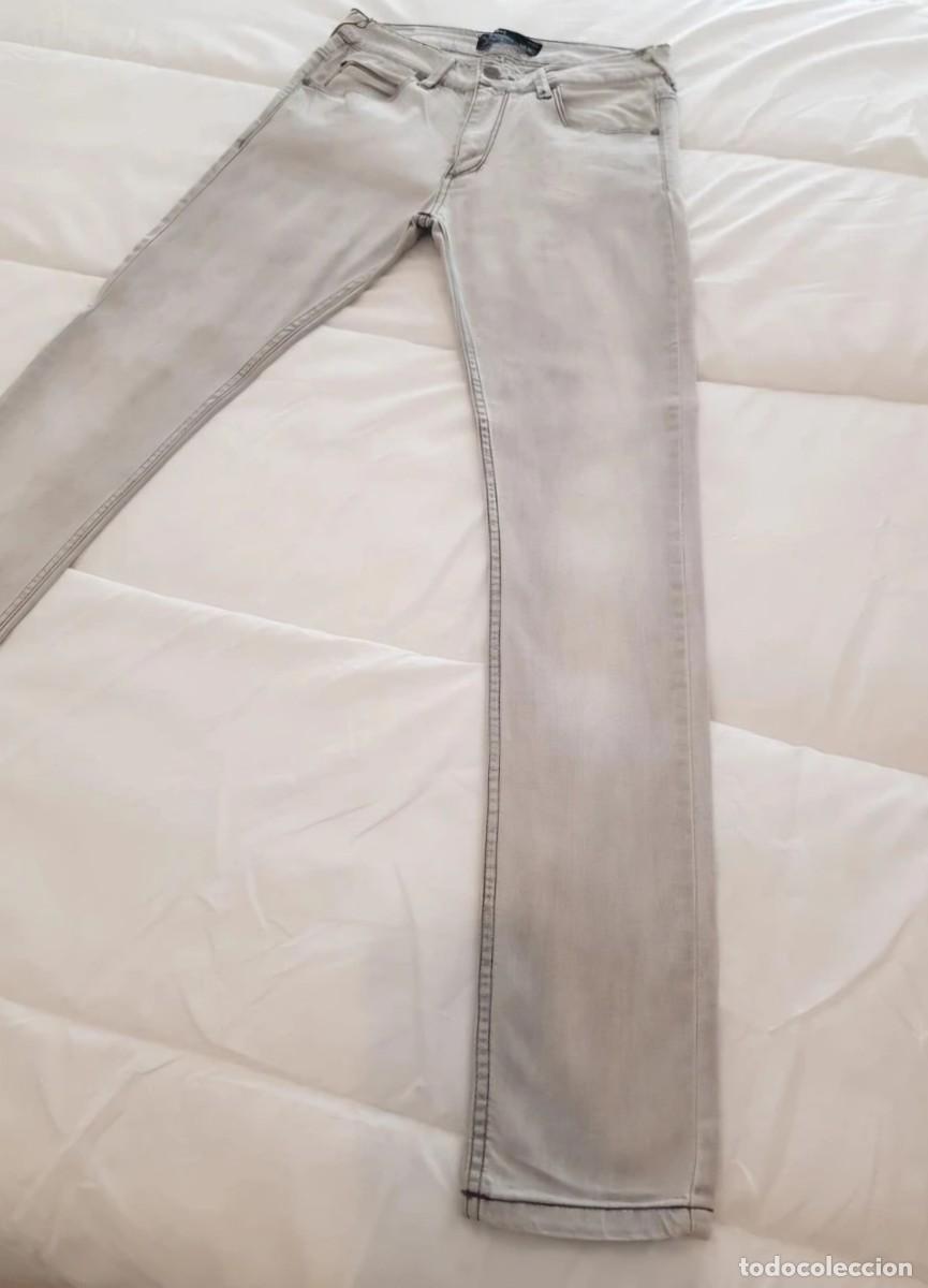 Segunda mano: Pantal&oacute;n gris ajustado Pull&Bear - Foto 3